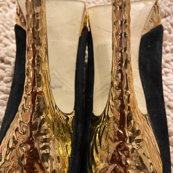 Enzo Angiolini Black & Gold Heels - Picture 4 of 11